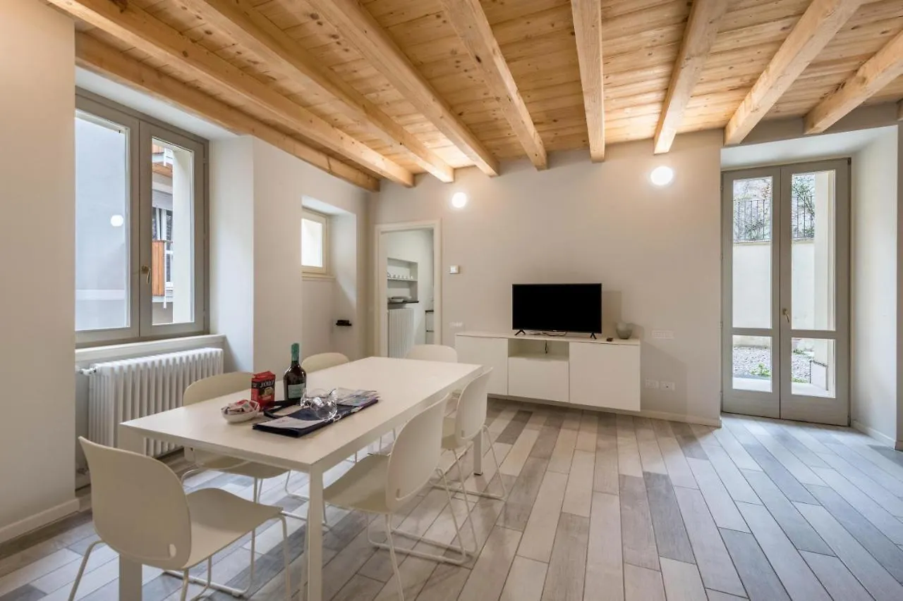 טוסקולנו מדרנו Il Golfo Apartments Duplex  טוסקולנו מדרנו