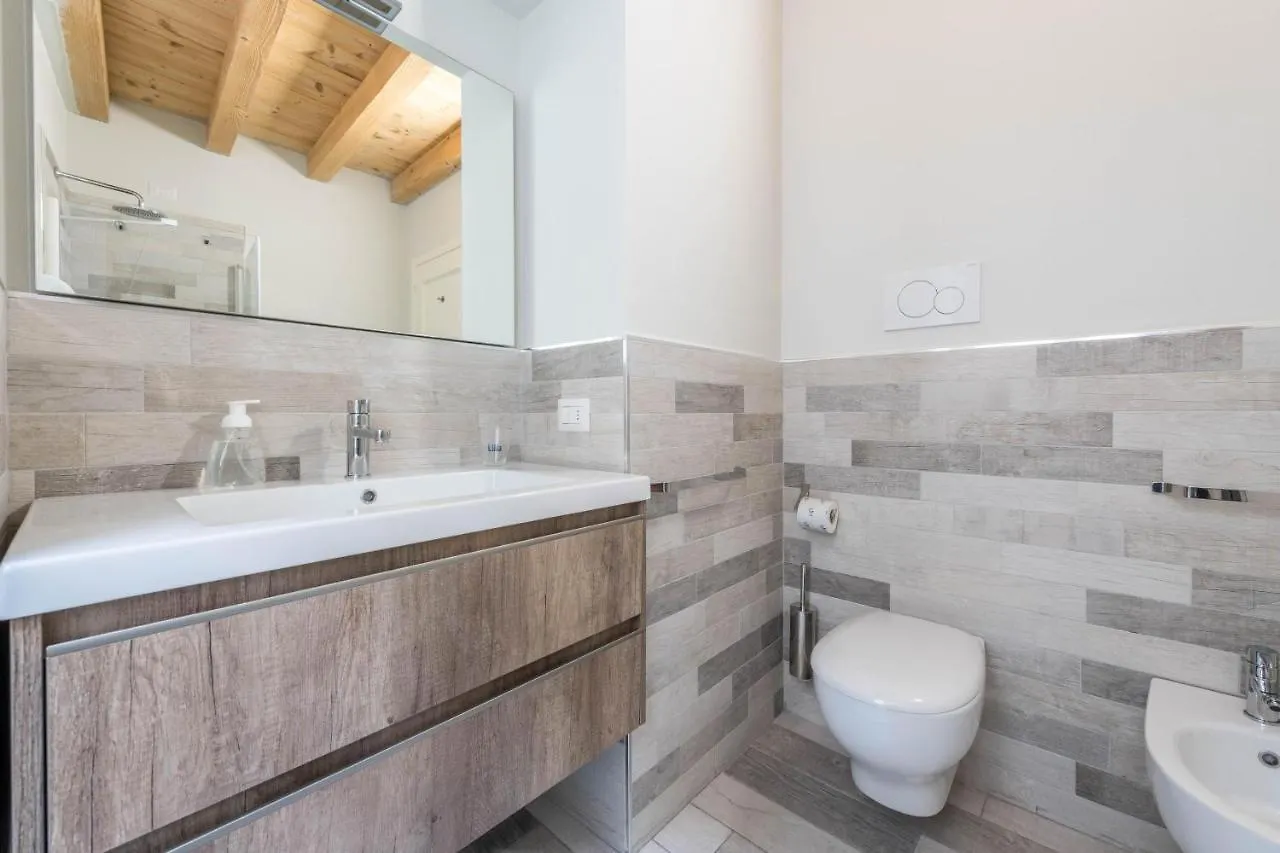 טוסקולנו מדרנו Il Golfo Apartments Duplex