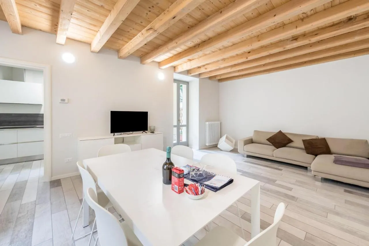 Il Golfo Apartments Duplex トスコラーノ・マデルノ イタリア